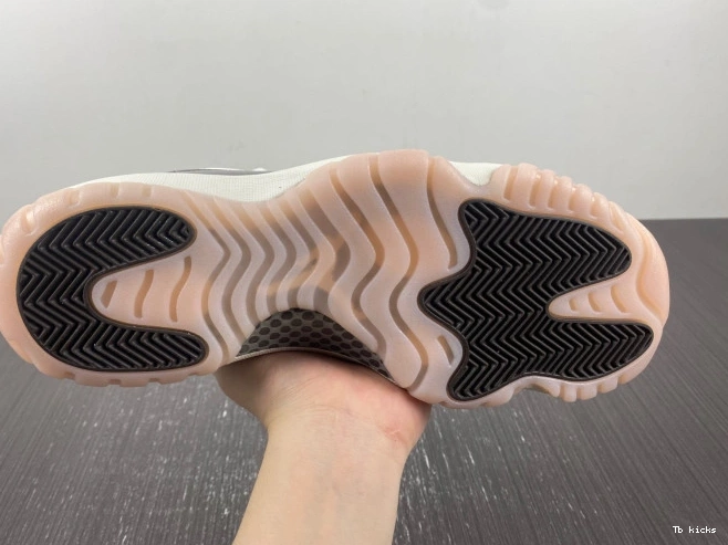 Reps TBK Jordan 11 Air WMNS AR0715-101 Neapolitan 0807